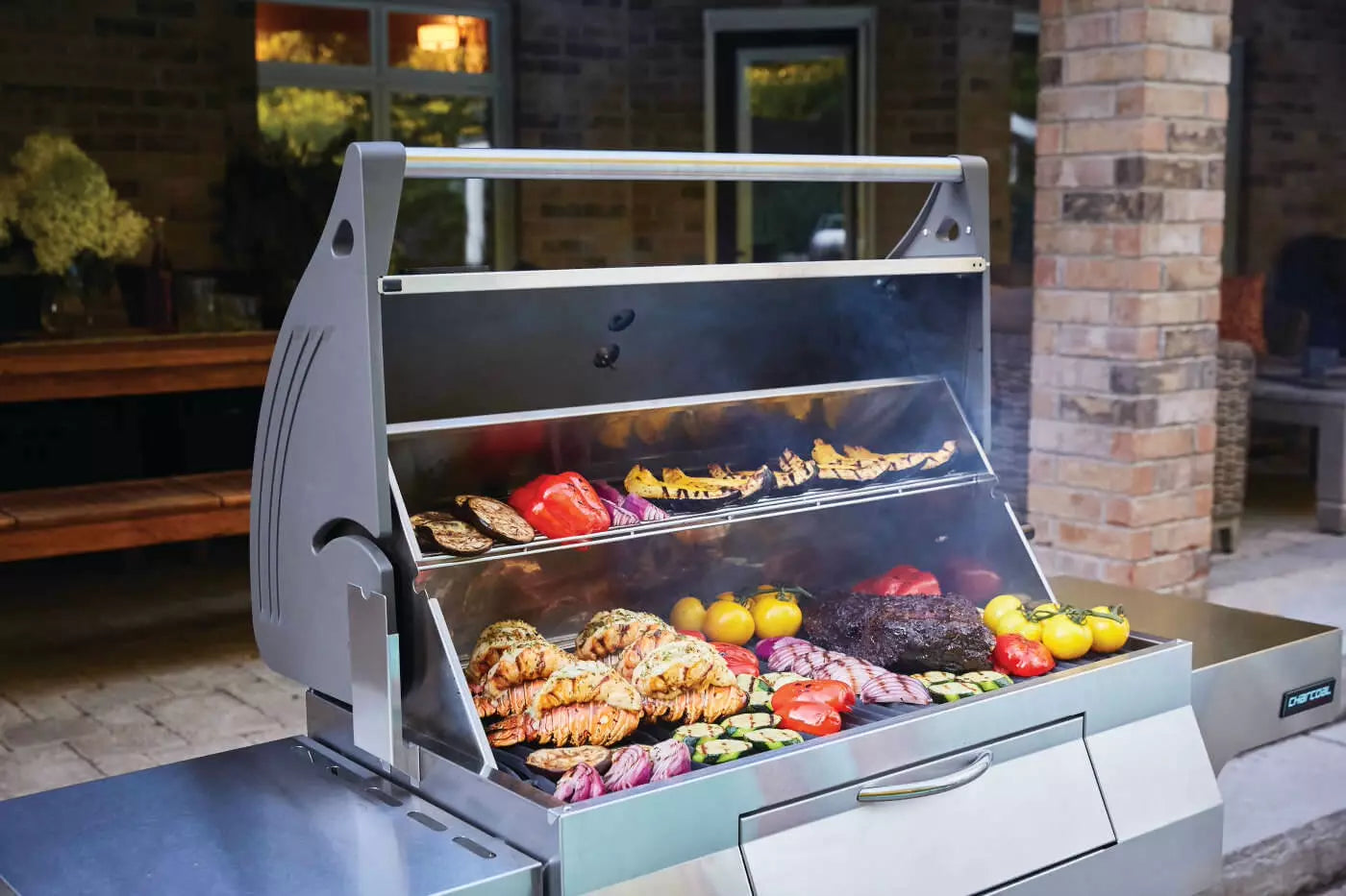 Napoleon Professional 605 Charcoal Grill's 850 in² Total Cooking Area