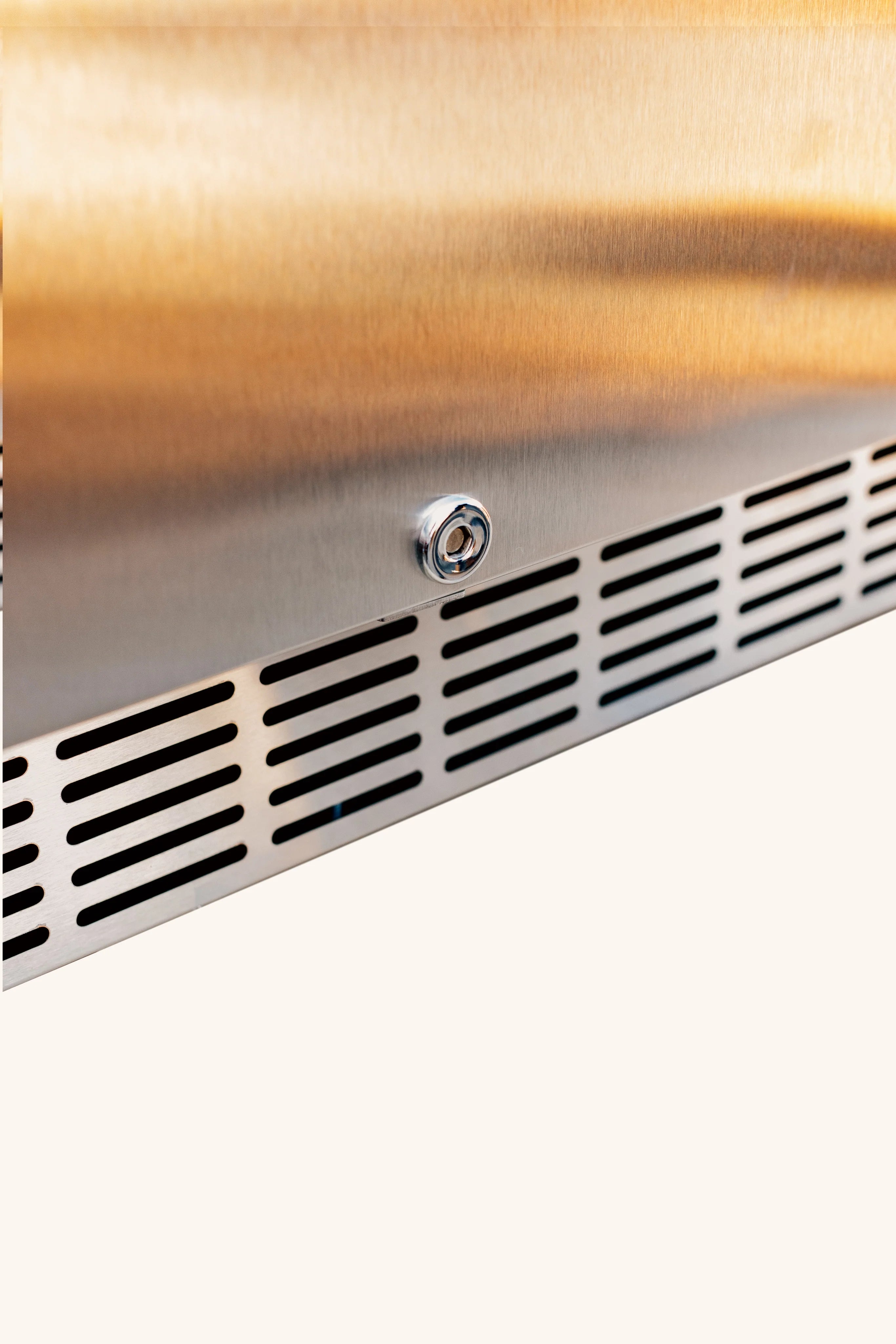 Summerset 24-inch 5.1c Outdoor Rated Refrigerator