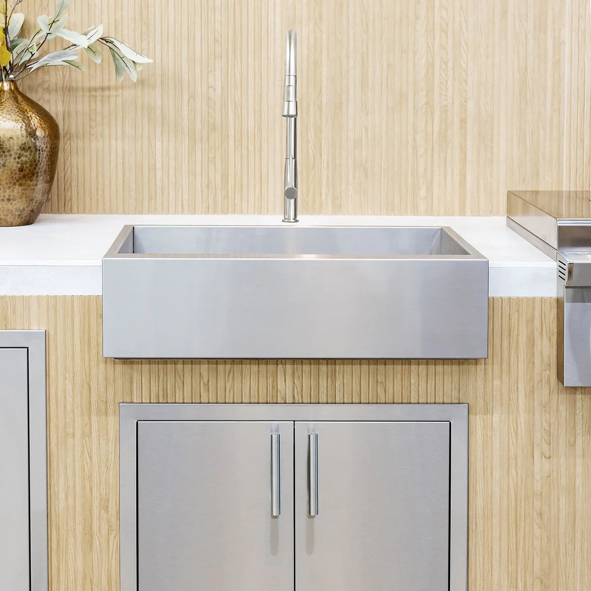 Summerset 32-inch Farmhouse Sink Installed in Outdoor Kitchen
