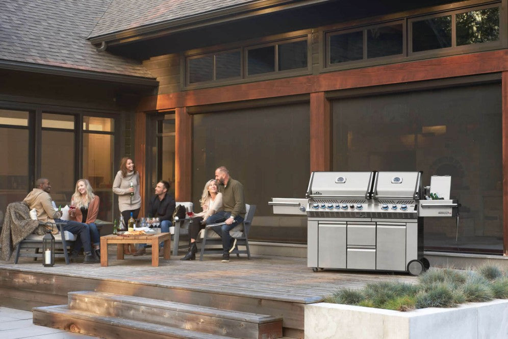 Napoleon Prestige Pro 825 Freestanding Gas Grill